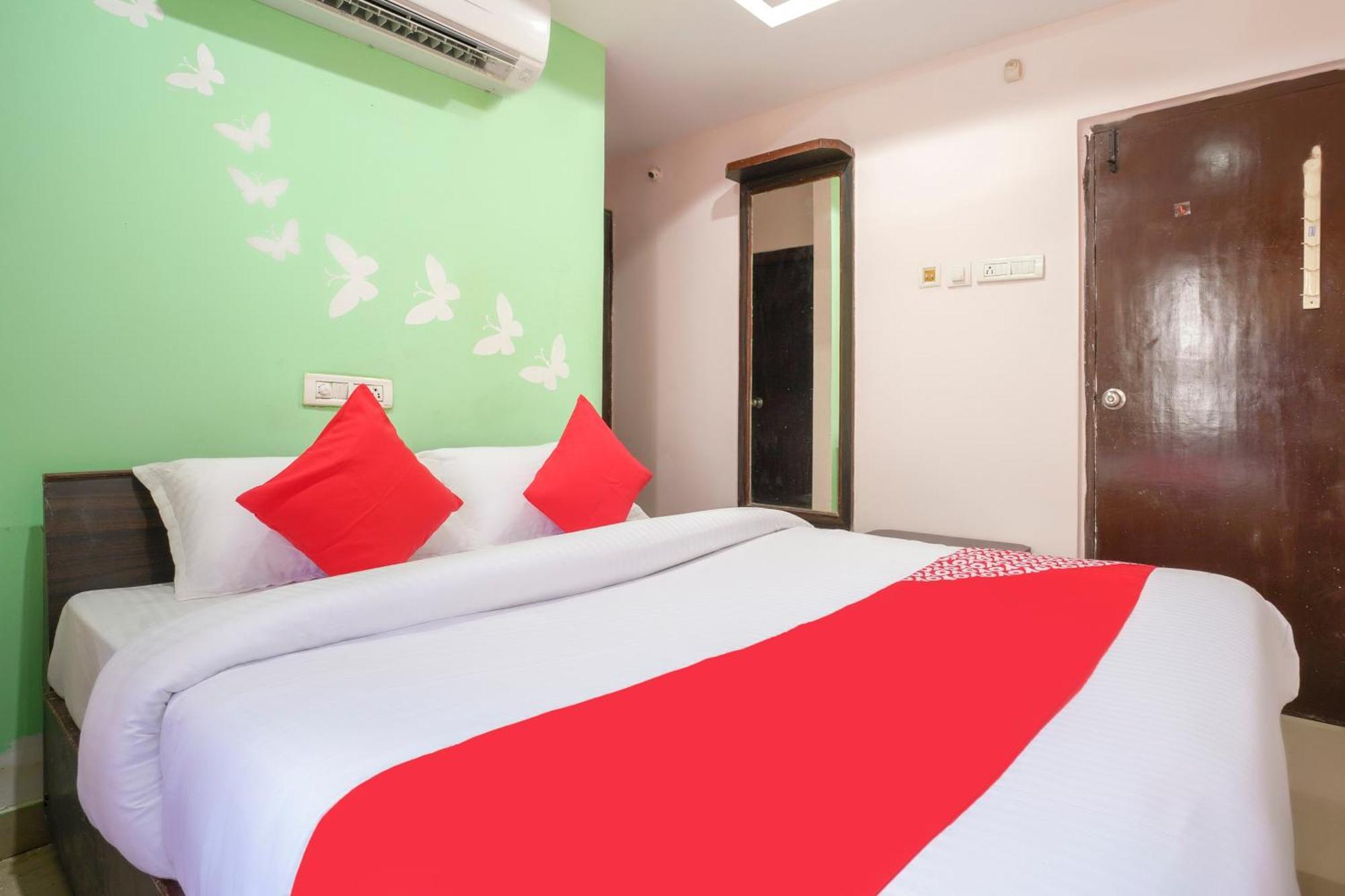 Spot On Sunshine Inn Hajdarabad Zewnętrze zdjęcie