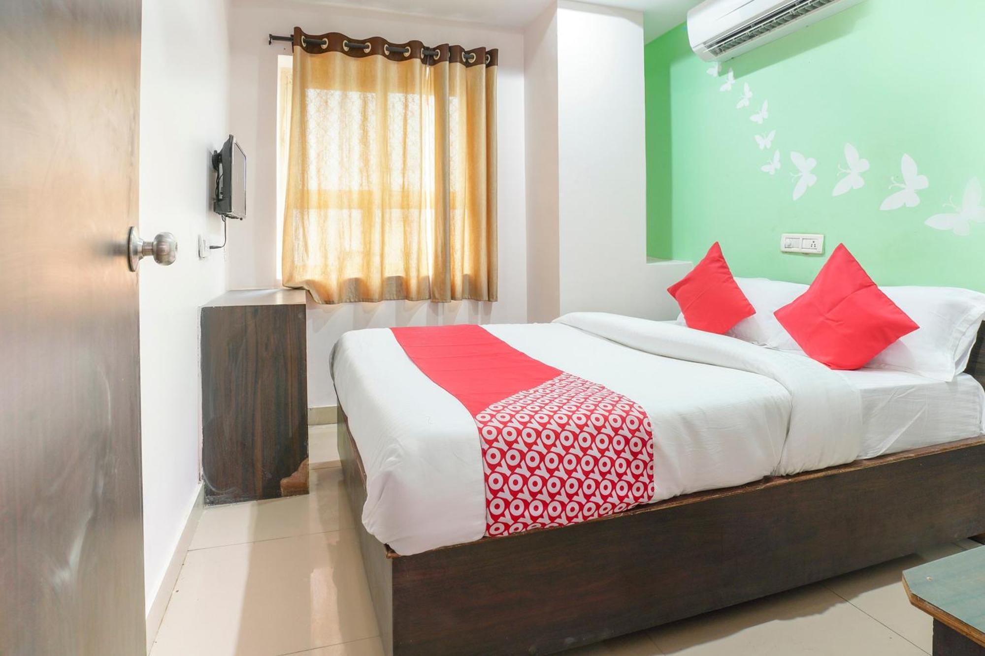 Spot On Sunshine Inn Hajdarabad Zewnętrze zdjęcie