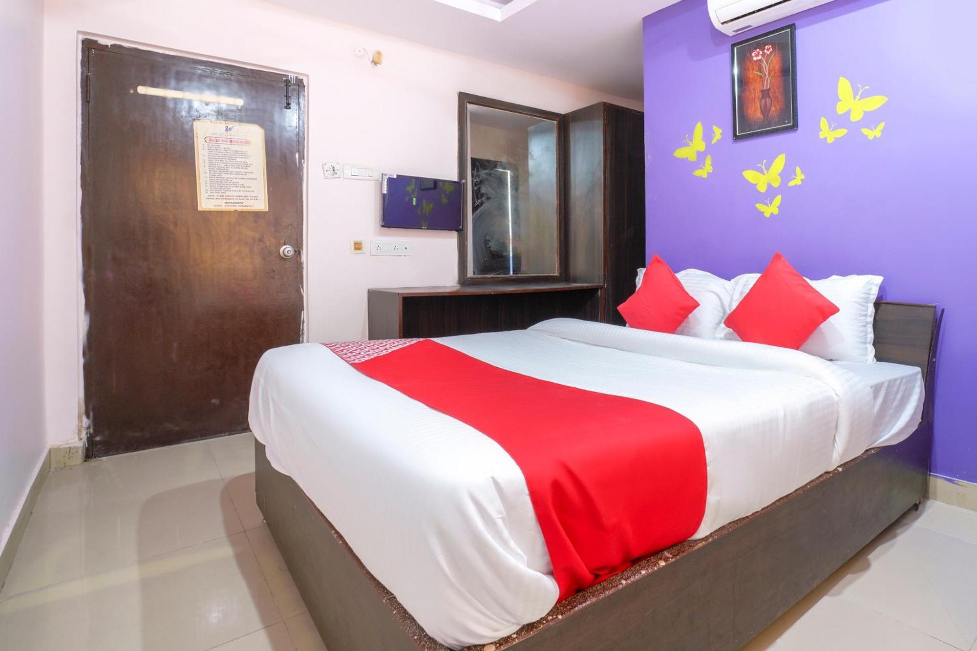 Spot On Sunshine Inn Hajdarabad Zewnętrze zdjęcie