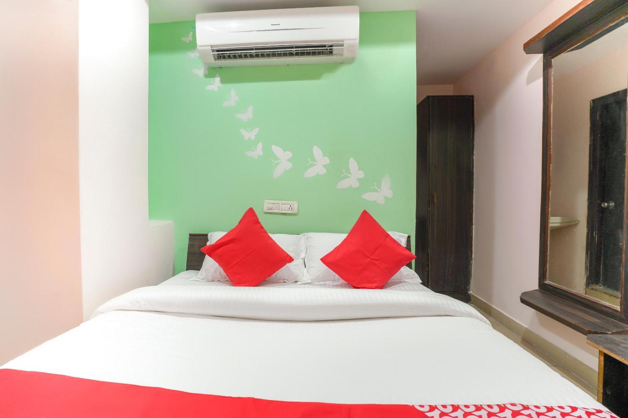 Spot On Sunshine Inn Hajdarabad Zewnętrze zdjęcie