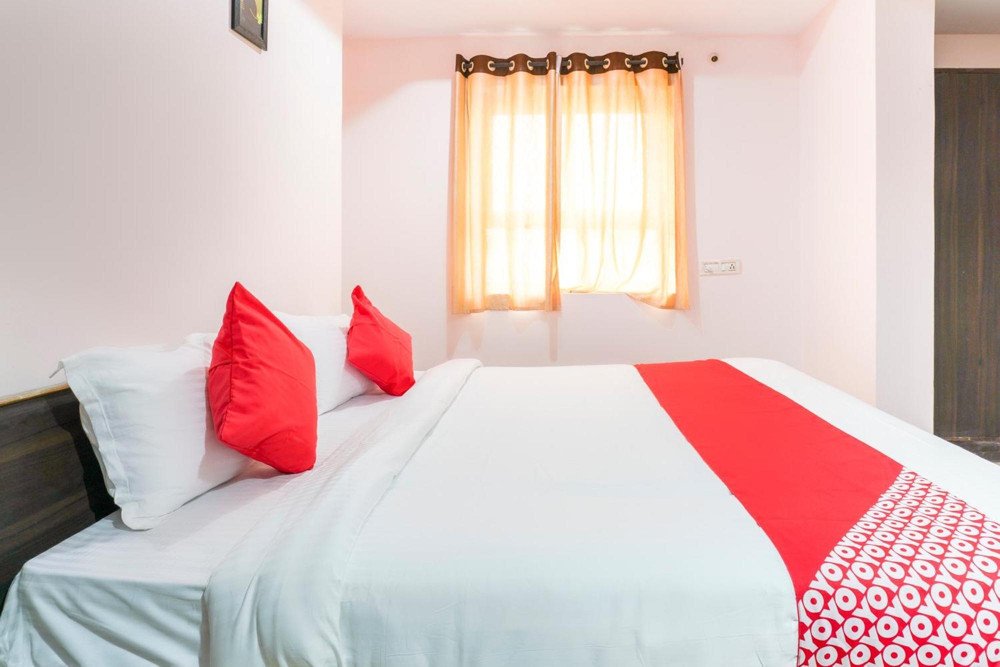 Spot On Sunshine Inn Hajdarabad Zewnętrze zdjęcie