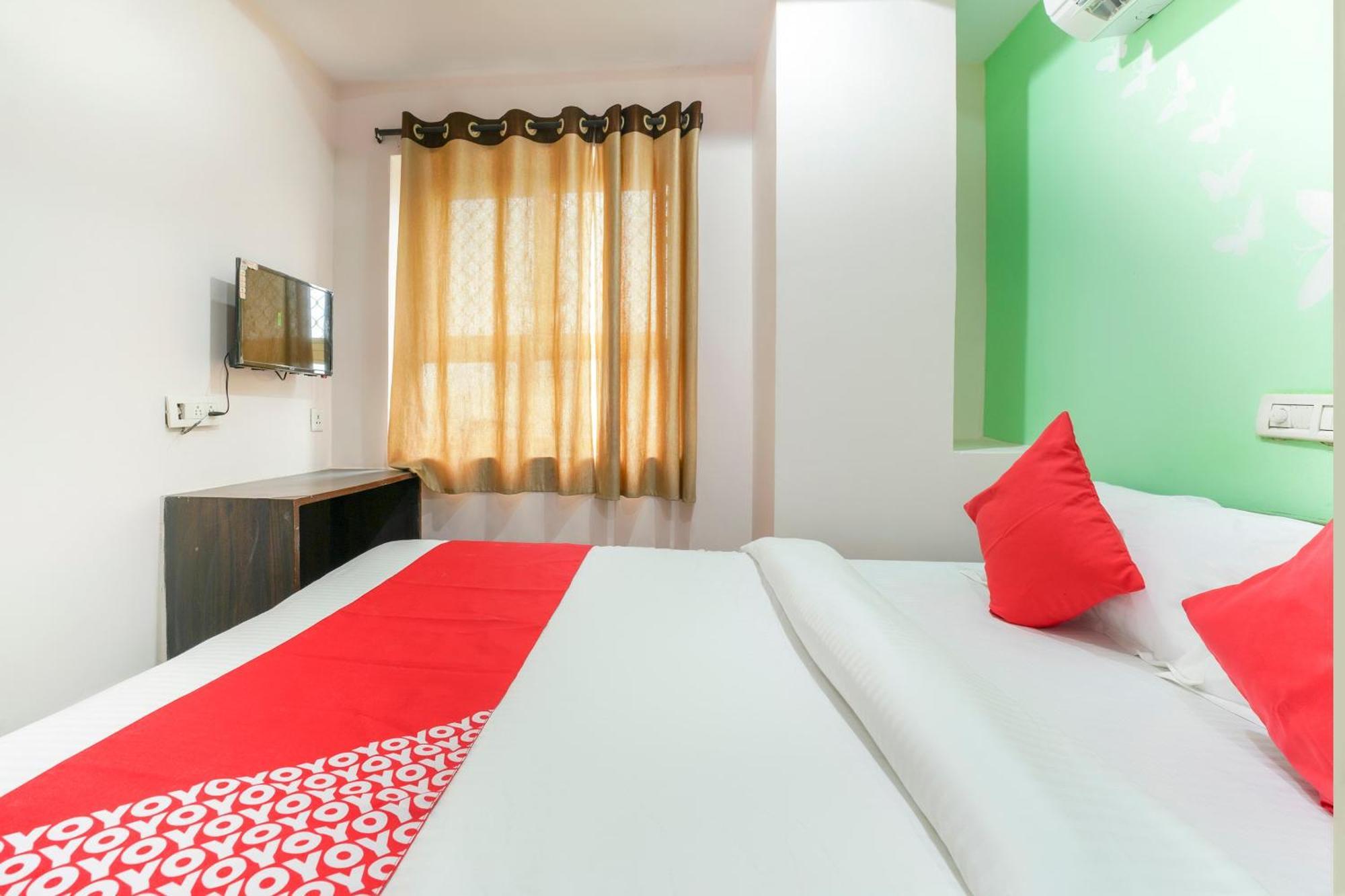 Spot On Sunshine Inn Hajdarabad Zewnętrze zdjęcie